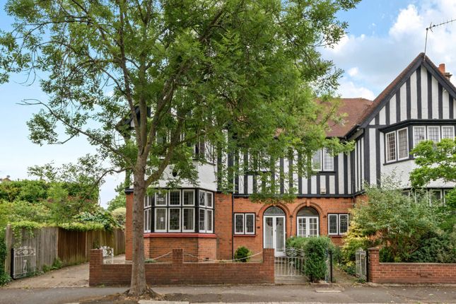 6 bed semi-detached house