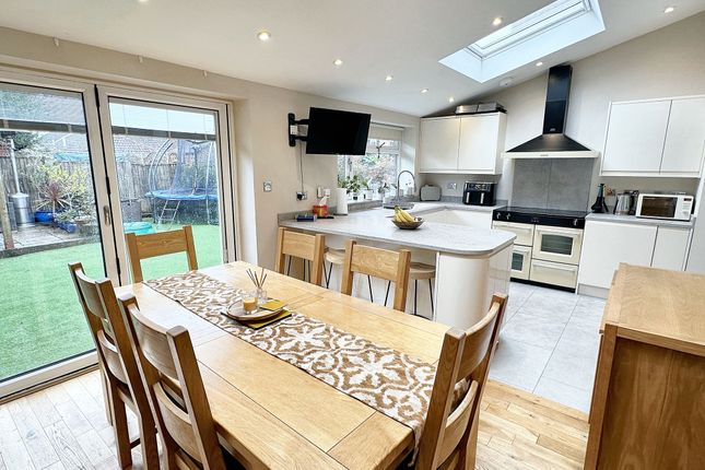 The Warren, Holbury, SO45 3 bed detached house for sale