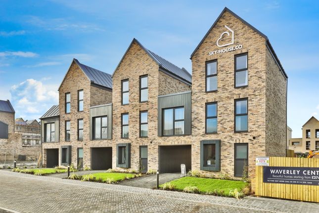 4 bedroom link detached house for sale