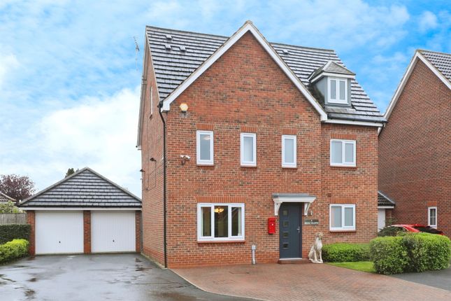 5 bed detached house