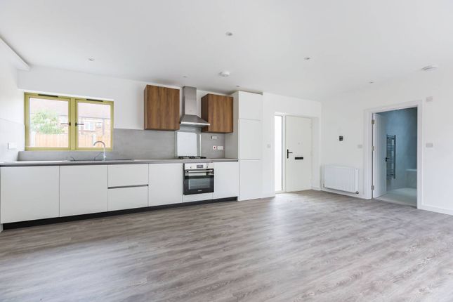 Brook Mews, Palmers Green N13 1 bed house for sale