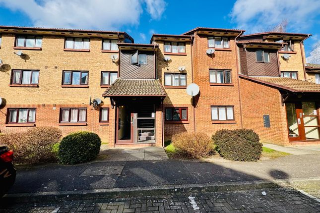 Pasteur Close, Colindale, NW9 5HZ 2 bed flat for sale
