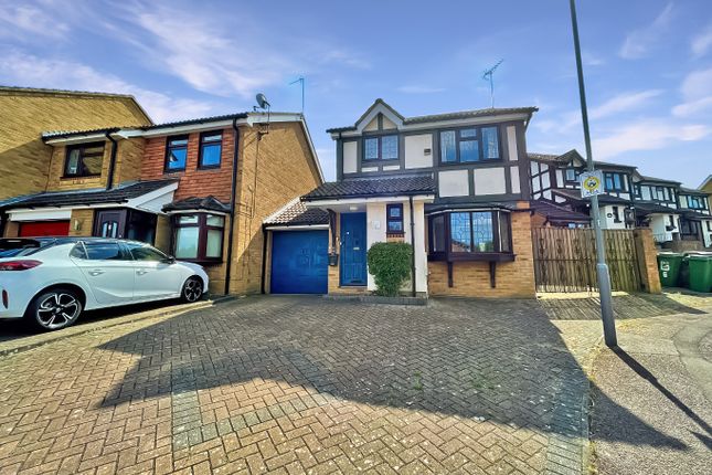 3 bed link detached house