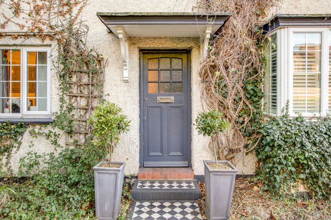 Marlow, Buckinghamshire 4 bed detached house for sale