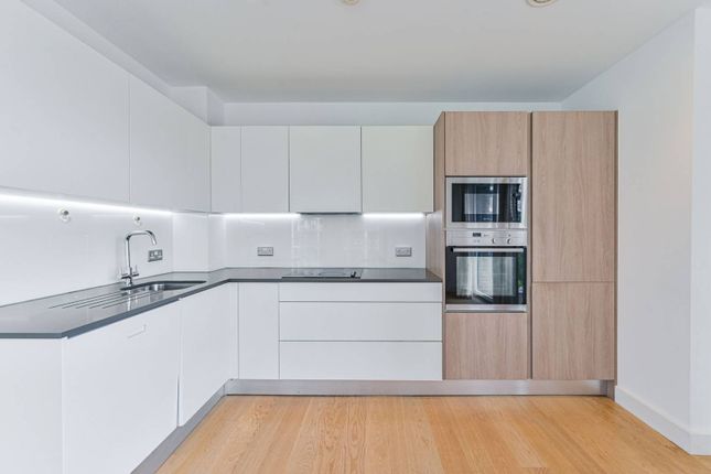 3 bedroom flat for sale