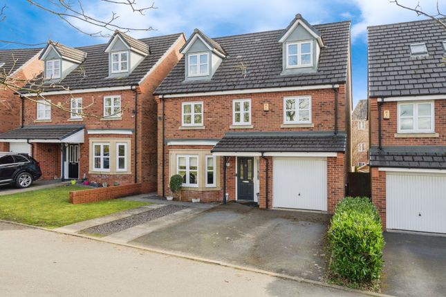 6 bed detached house