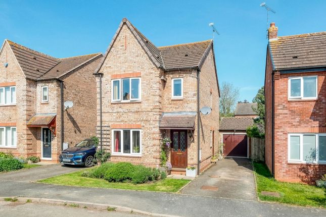 Pear Tree Way, Crowle, WR7 3 bed detached house for sale