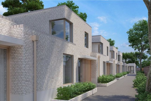 Brook Mews, London, N13 3 bed terraced house for sale