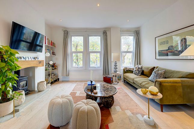 Hemstal Road, London NW6 2 bed flat for sale