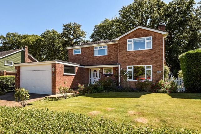 College Close, Rowland's Castle, PO9 4 bed detached house for sale