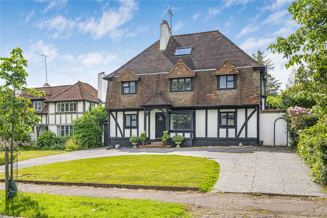 Lancaster Avenue, Hadley Wood, EN4 5 bed detached house for sale