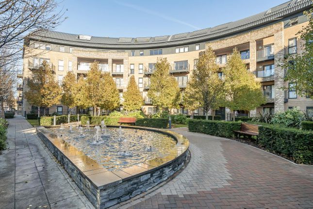 Royal Court, Stanmore HA7 2 bed flat for sale