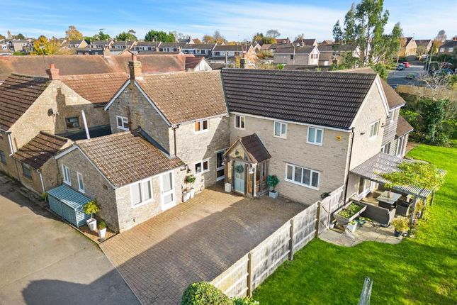 4 bed detached house