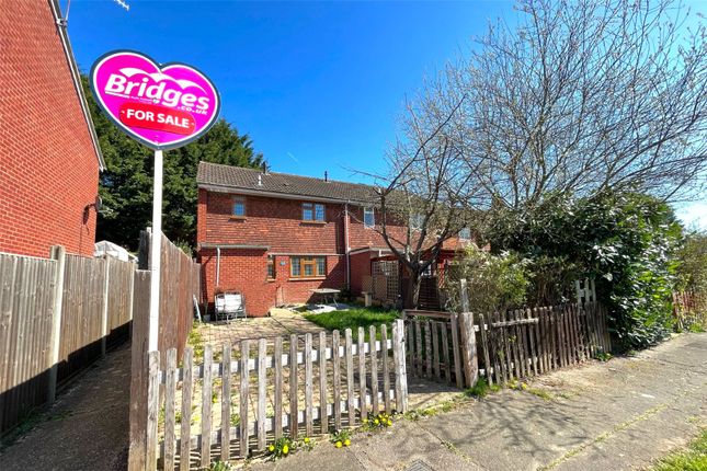 3 bed end terrace house