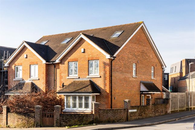 Hazelgrove Road, Haywards Heath 4 bed semi