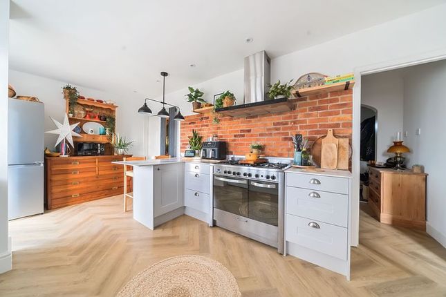 4 bedroom semi-detached house for sale