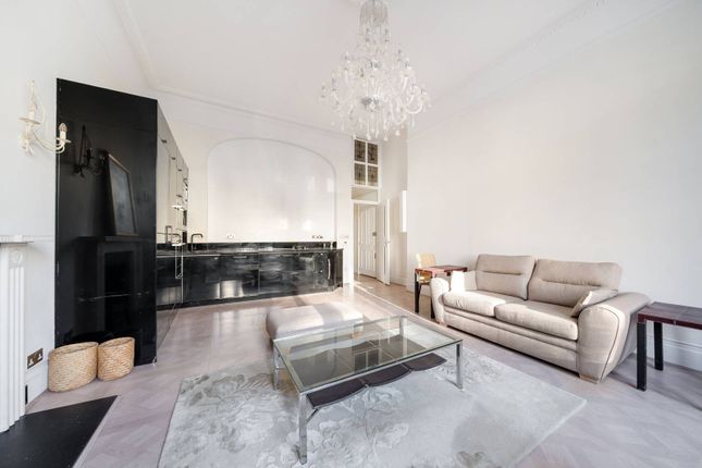 Cornwall Gardens, South Kensington, SW7 2 bed flat for sale