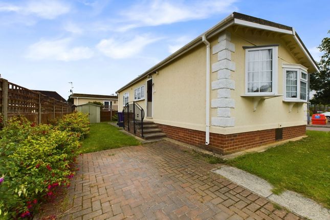 Danesbury Park Road, Welwyn AL6 2 bed mobile home for sale