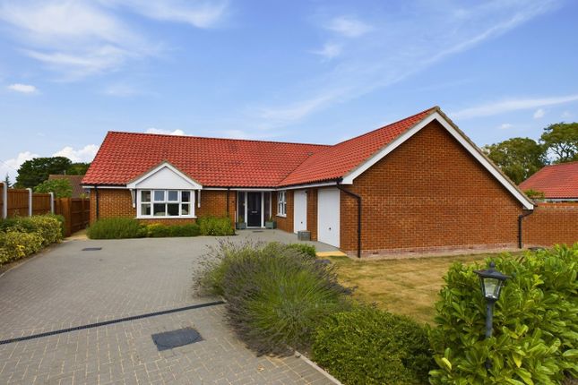 Hollies Close, King's Lynn PE33 3 bed detached bungalow for sale