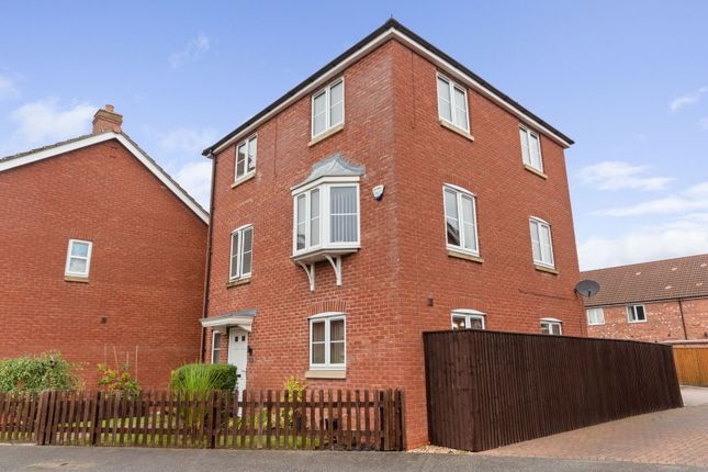 Edinburgh Way, Grimsby DN33 4 bed detached house for sale