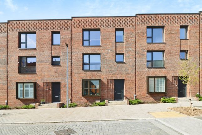 5 bedroom terraced house for sale