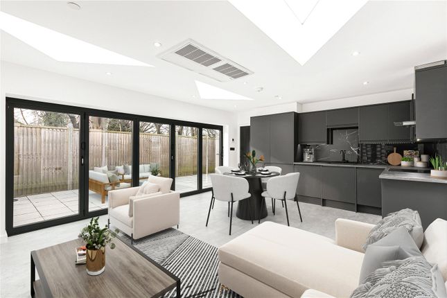 Conyers Road, London, SW16 2 bed detached house for sale