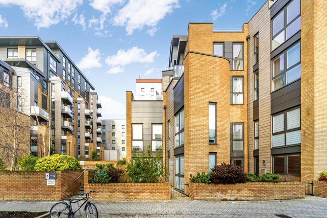 3 bedroom maisonette for sale