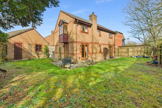 Riverside, Calne SN11 4 bed detached house for sale