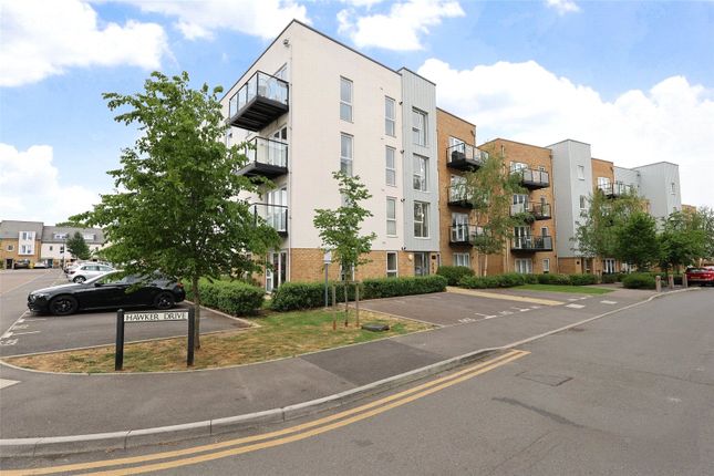 Hawker Drive, Addlestone, Surrey, KT15 2 bed apartment for sale