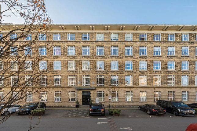 Bromyard Avenue, London W3 2 bed flat for sale