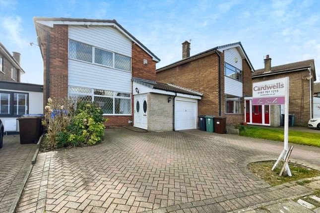4 bedroom link detached house for sale
