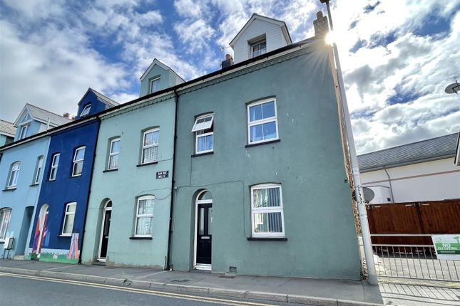 4 bedroom terraced house for sale