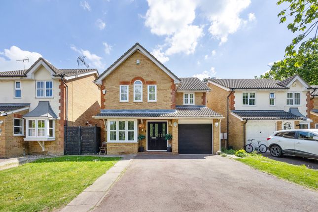 Toronto Drive, Horley RH6 4 bed detached house for sale