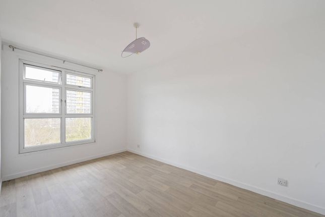 Fern Street, London E3 2 bed flat for sale