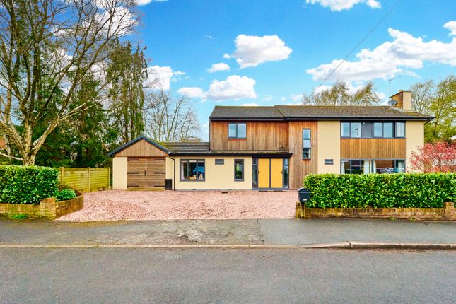 6 bed detached house