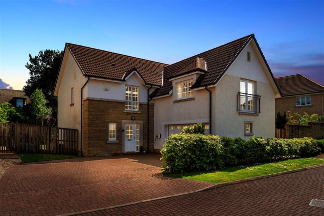 West Cairn View, Livingston 5 bed detached house for sale