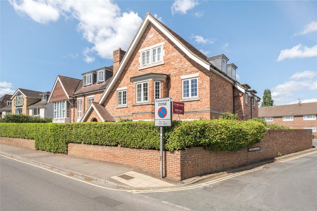 Camphill Road, West Byfleet, KT14 2 bed apartment for sale