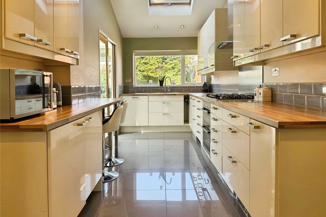 Waveney Rise, Leicester LE2 3 bed detached house for sale