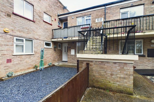 Ashley Close, Corringham, SS17 2 bed flat for sale