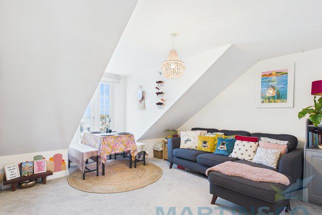Central Avenue, Telscombe Cliffs 2 bed flat for sale
