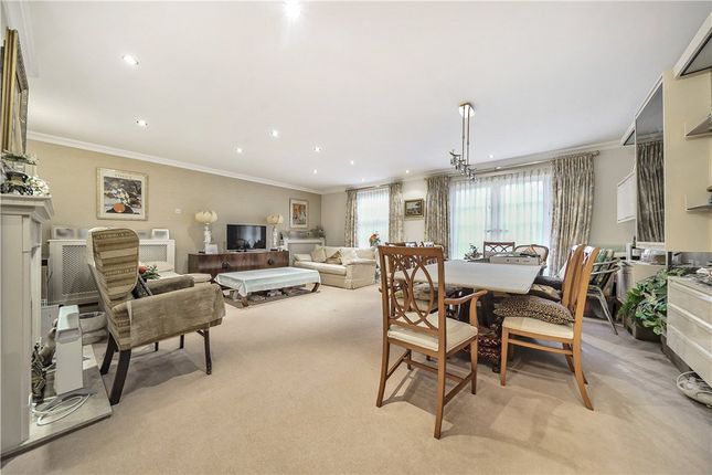 Park Lane, Stanmore, Middlesex 2 bed apartment for sale