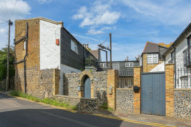The Courtyard, Broadstairs, CT10 4 bed semi