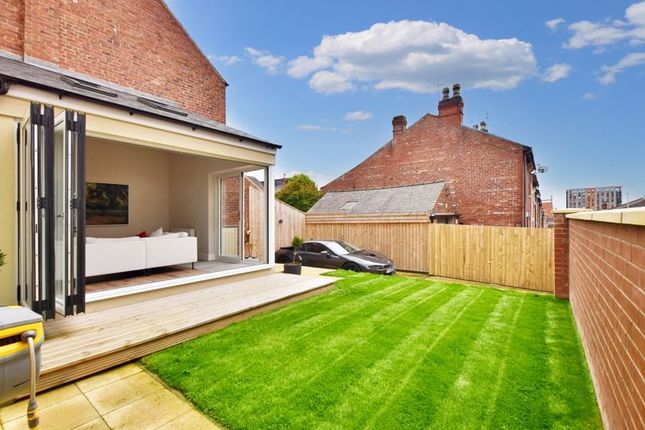 4 bed end terrace house