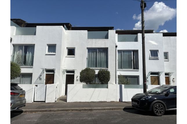 3 bed terraced house