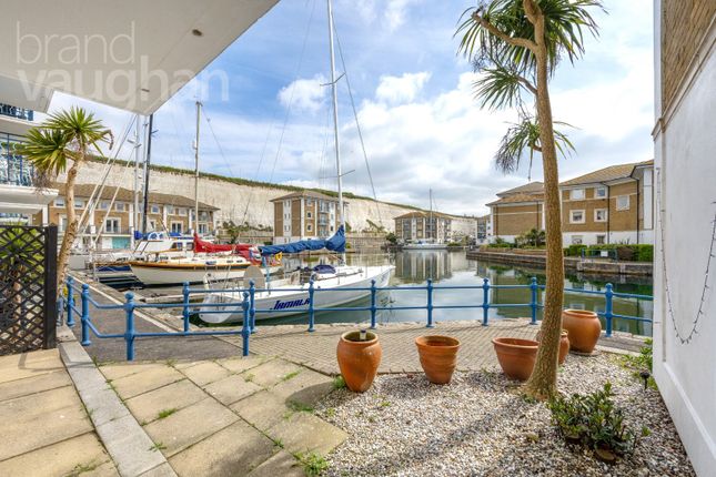 The Strand, Brighton, BN2 2 bed flat for sale