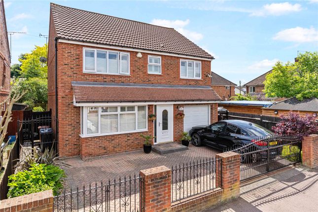 5 bed detached house