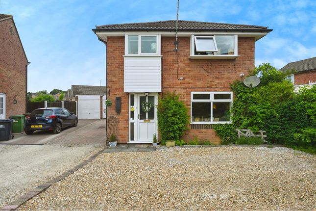 4 bed detached house