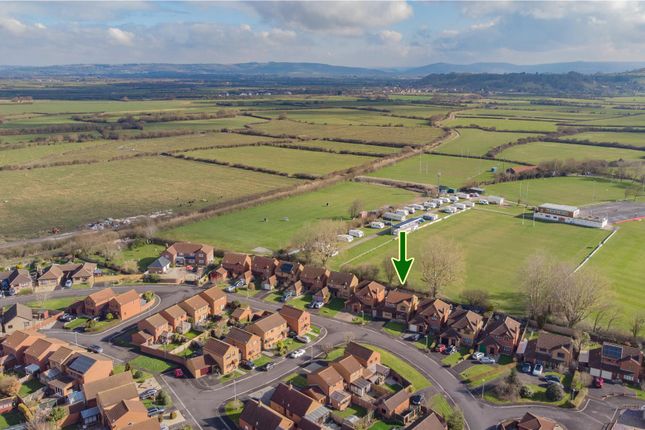 4 bed detached house