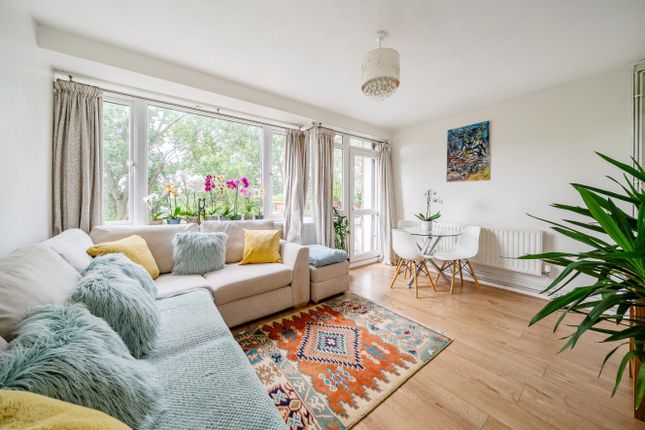 Pagoda Gardens, London, SE3 1 bed flat for sale