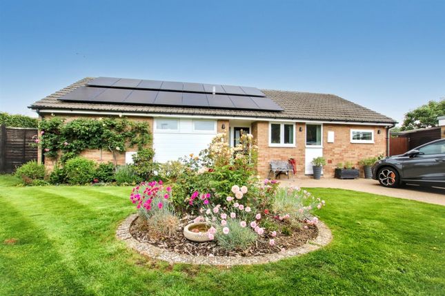 BUSHEY SHAW, ASHTEAD, KT21 3 bed detached bungalow for sale